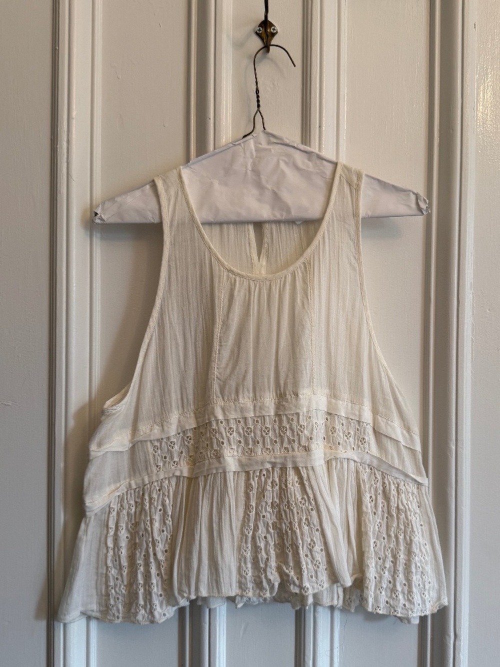 Sun & Shadow Women's Eyelet Tank Top - Cream - Size M